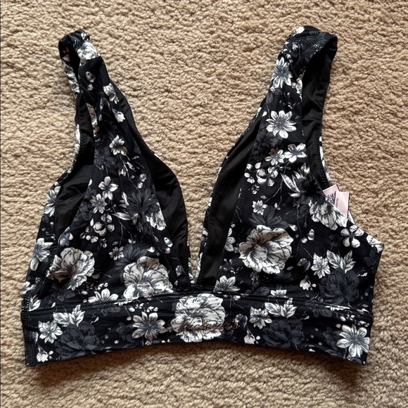 EUC Victoria’s Secret Deep V Bralette - Picture 2 of 4
